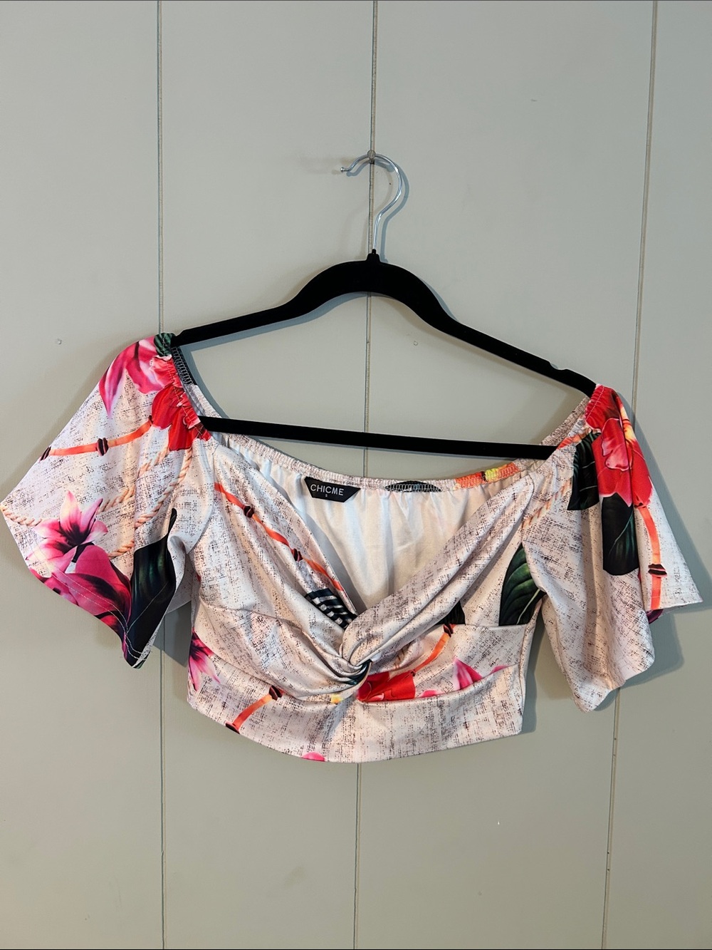 chic White Floral Off-Shoulder Twist Crop Top with Pink Blossoms